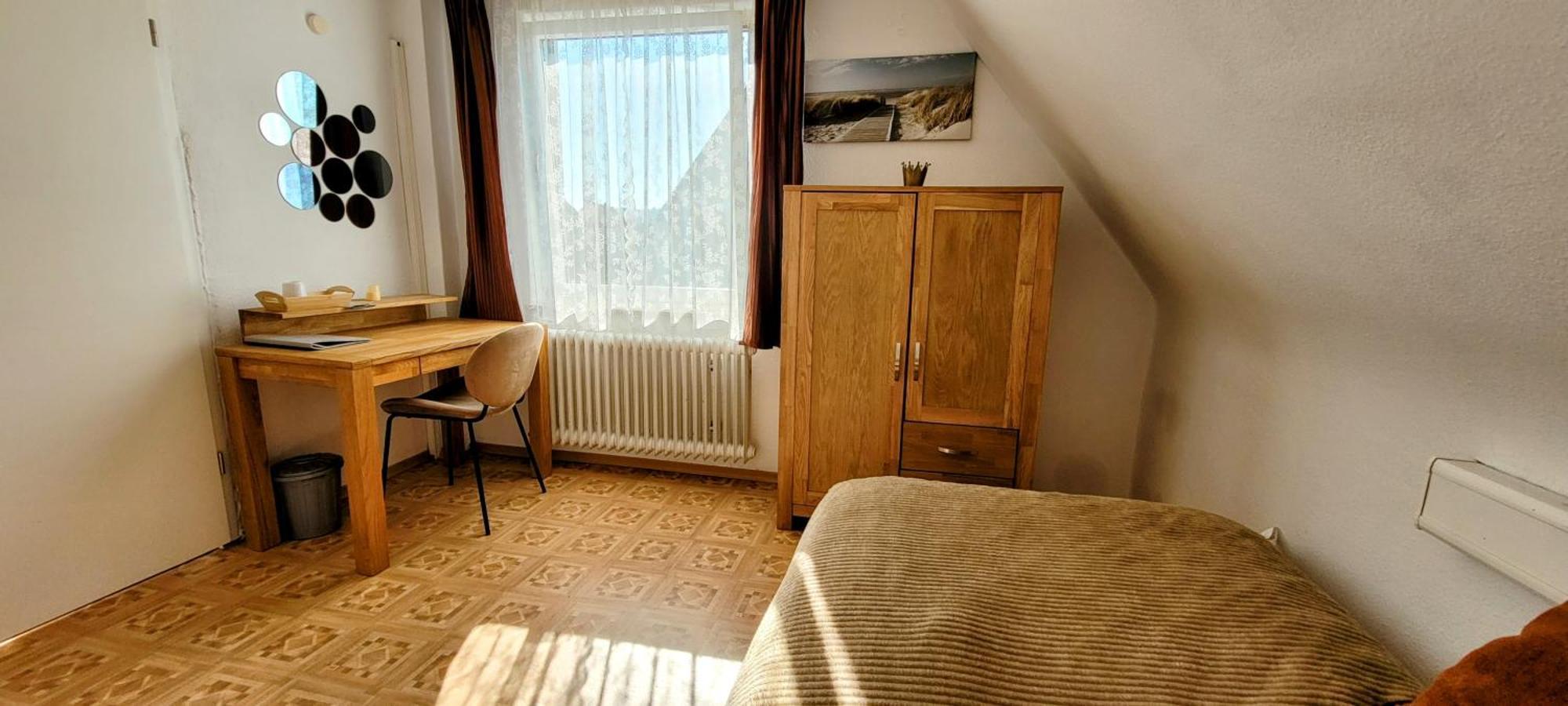 Einzelzimmer Mandala, Privat